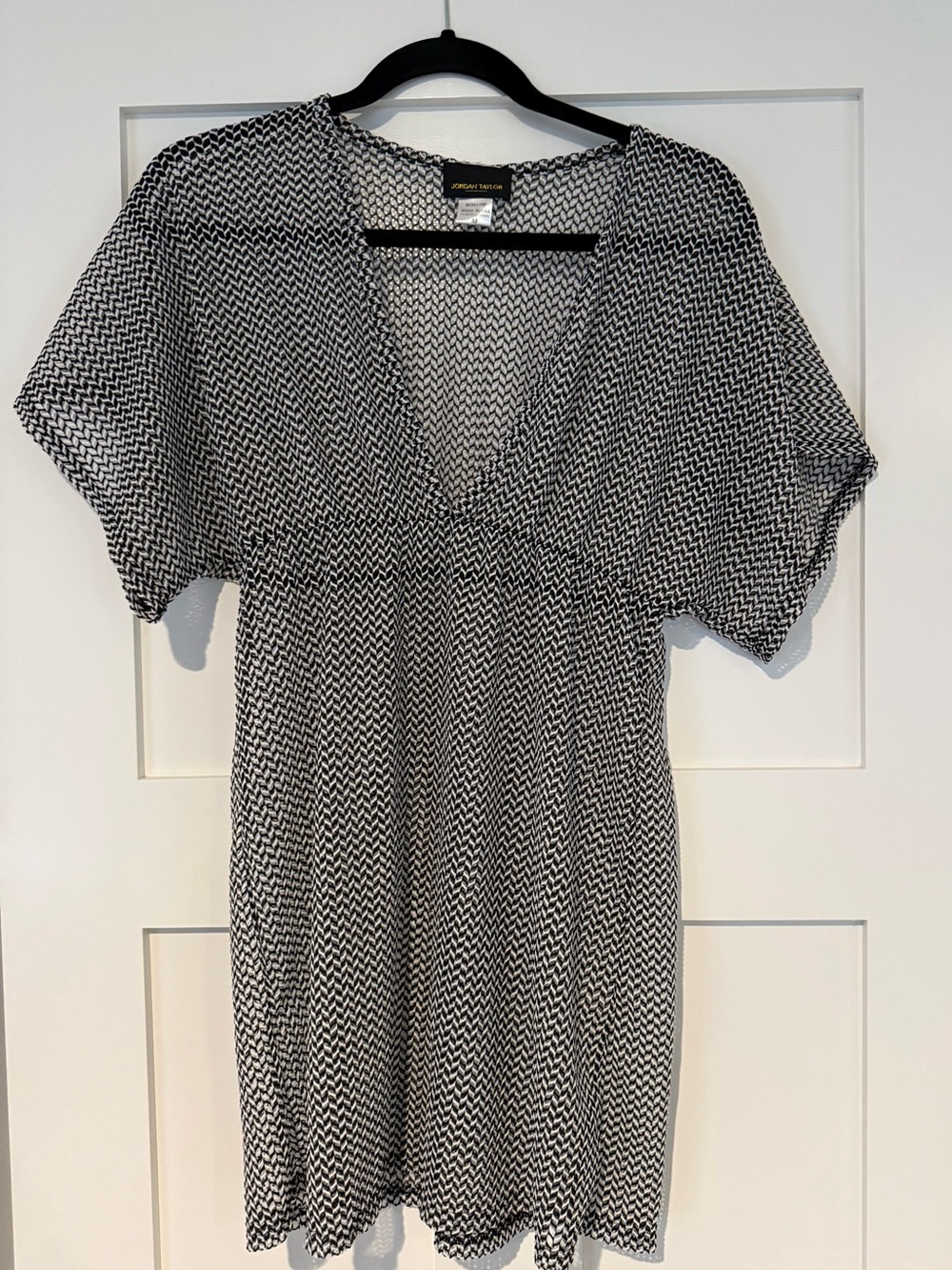 Jordan Taylor Black & White Patterned V-Neck cover up